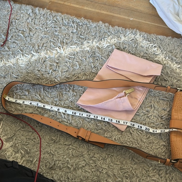 Radley London British Tan crossbody bag with gold hardware - Picture 10 of 10